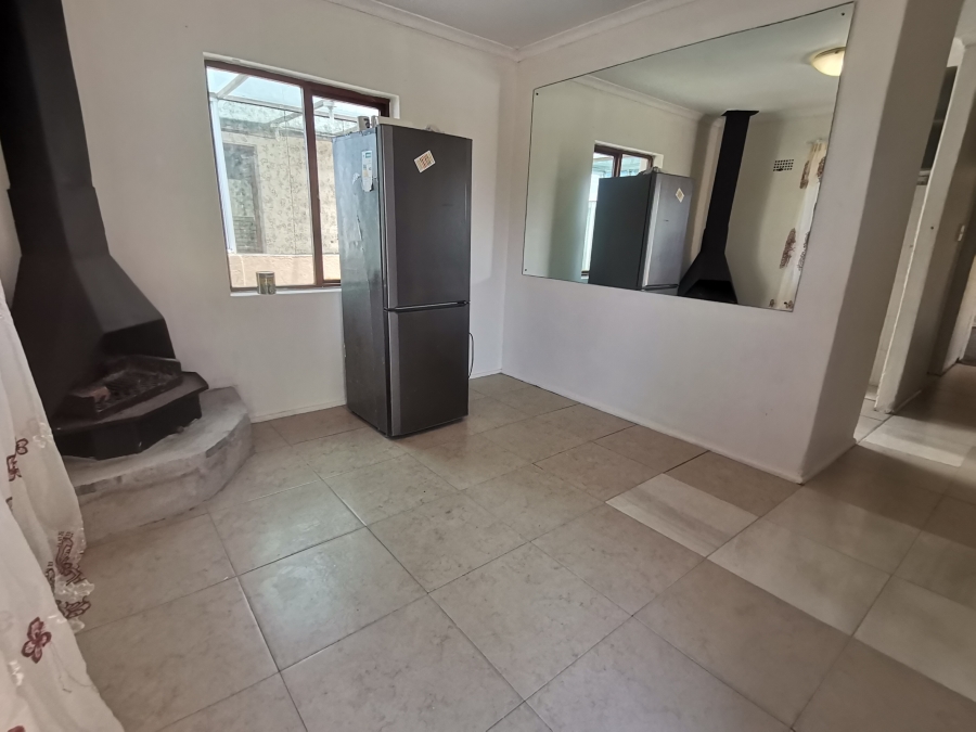 To Let 4 Bedroom Property for Rent in Devon Park Village Western Cape